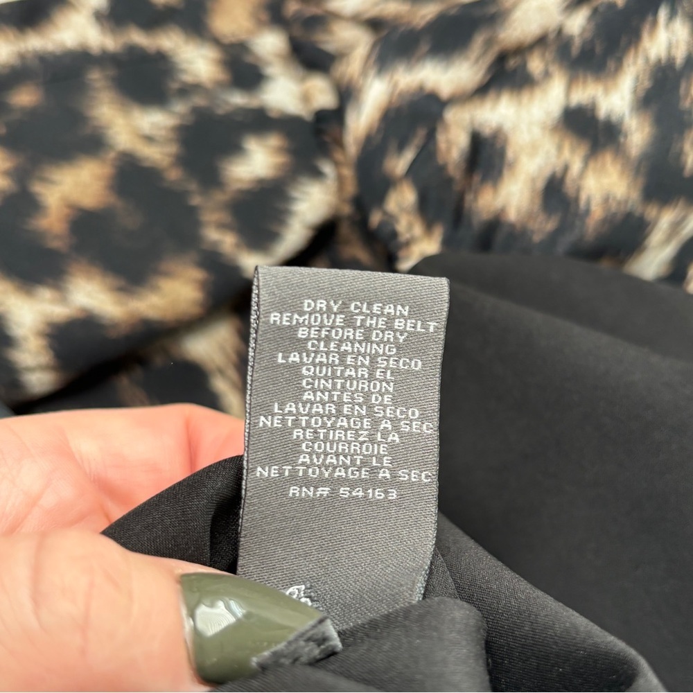 Vince Camuto Women's Leopard Animal Print Tie-Neck Belted Shirt Dress Size 4 - Picture 14 of 14